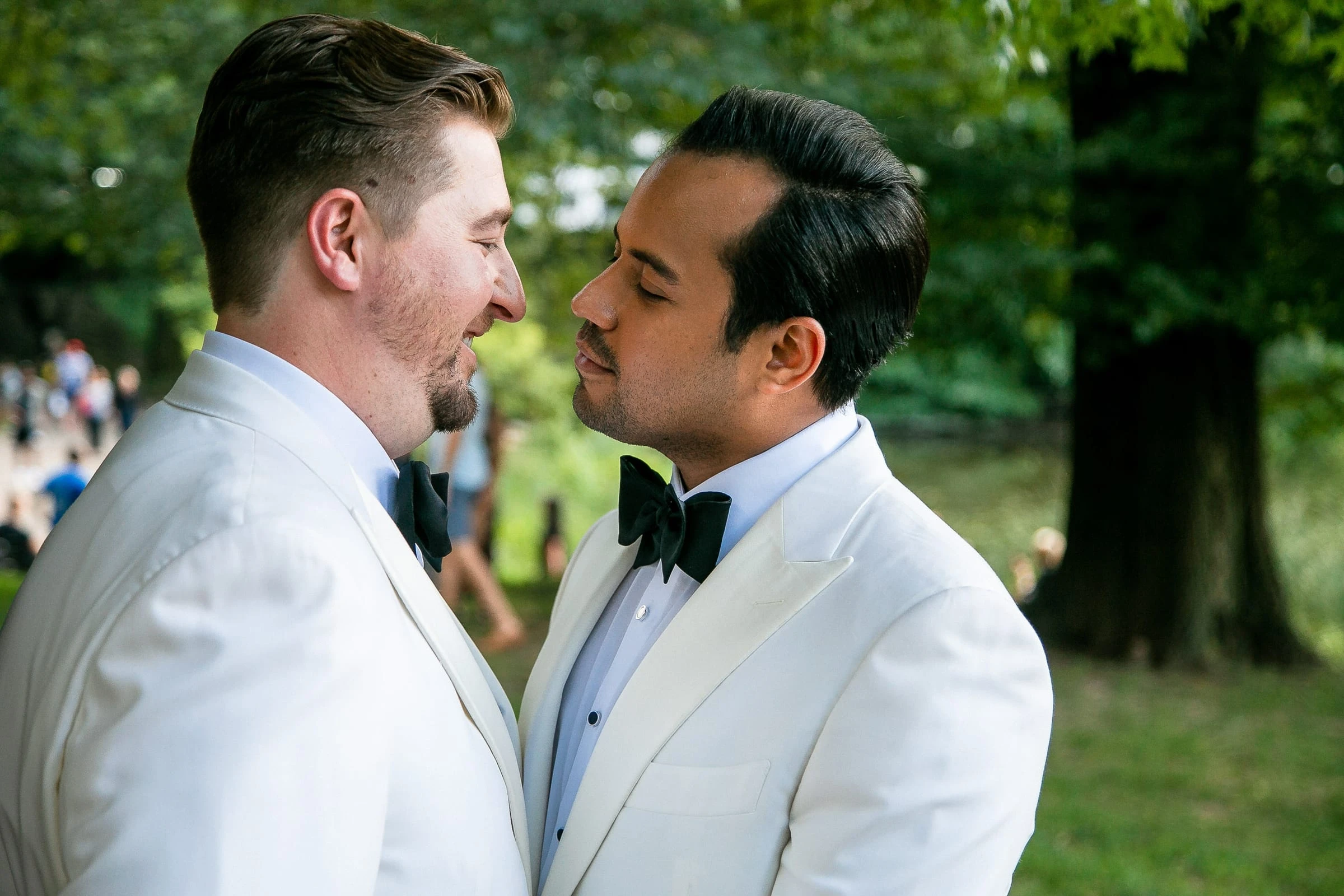 The two grooms face to face in the park — Metropolitan Club, New York